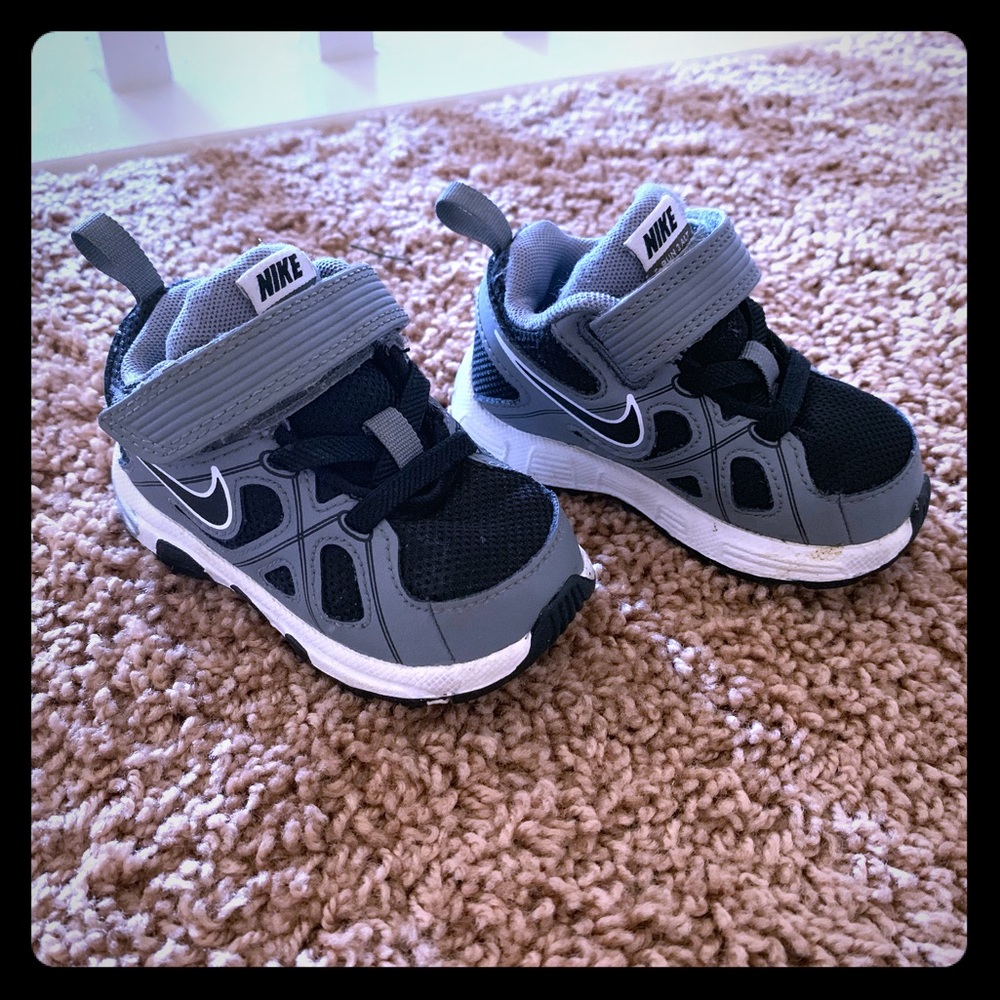 Boys Nike sneaker 4C